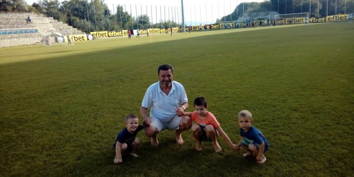 ВЕТЕРАНИТЕ ПРОДЪЛЖИХА УВЕРЕНО ИГРАТА ВЪВ „FOOTBALL FOR ALL”